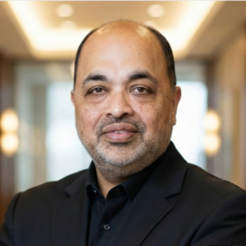 Portrait of Raj Menon & Amazon Epic Leadership Team